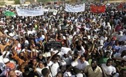 Activists in Niger protesting foreign mining companies 
